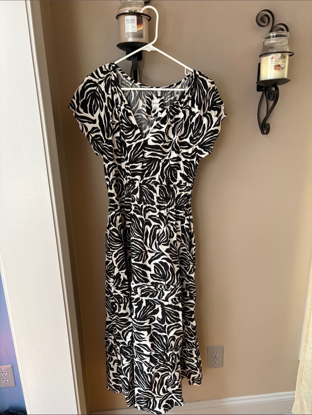 Nicole Miller Black and White Floral-Print Maxi Dress